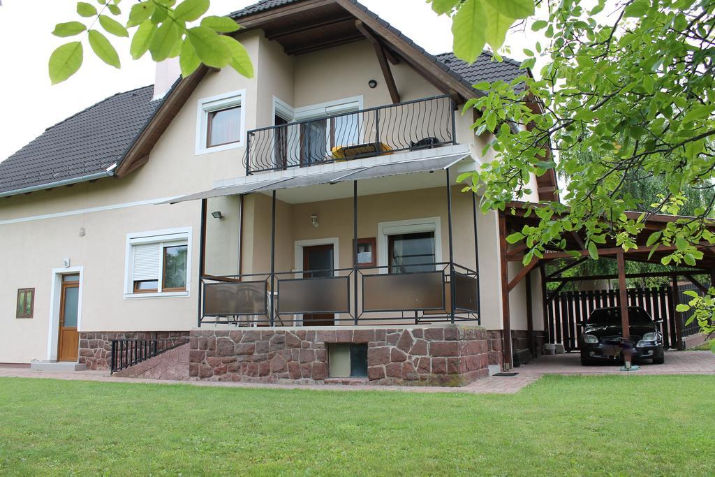 Marta Apartman Balatonalmádi エクステリア 写真