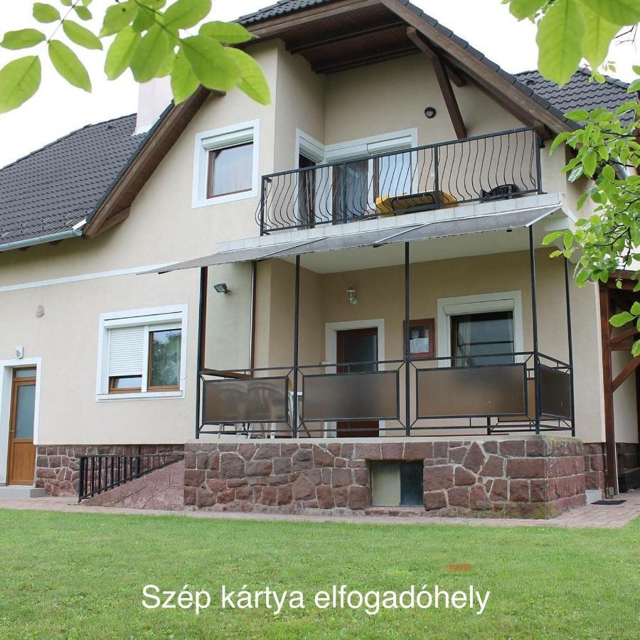 Marta Apartman Balatonalmádi エクステリア 写真
